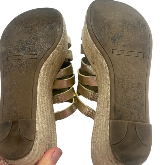 Marc Fisher Cazzie 2 Gold Faux Leather Criss Cross Strappy Wedge Sandals SZ 8.5 - Picture 6 of 15